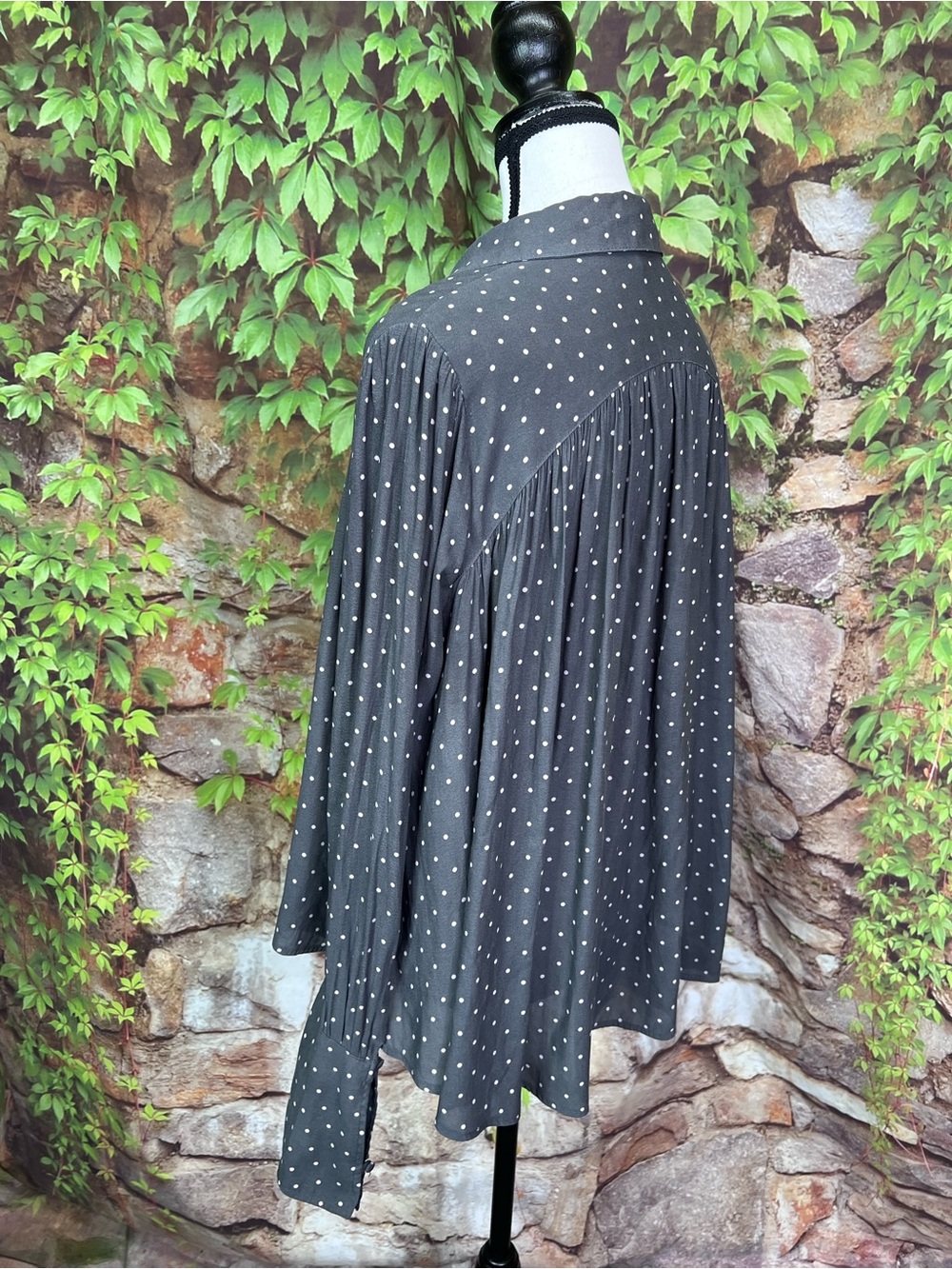 FREE PEOPLE Hi/Lo Gray Dotted Button Front Boho Workwear Swing Blouse, S - Picture 10 of 16